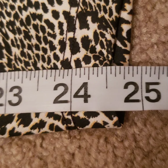 Nike Women's Animal Print Leggings. - Picture 12 of 12